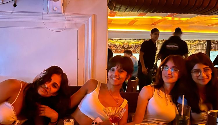 mom-vs-mom-Muskaan-and-her-friends